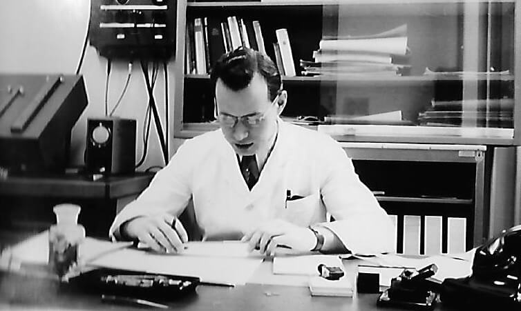 Gotthold Zielasek a fejlesztésekkel foglalkozó egyik úttörő mérnök 1954-ben