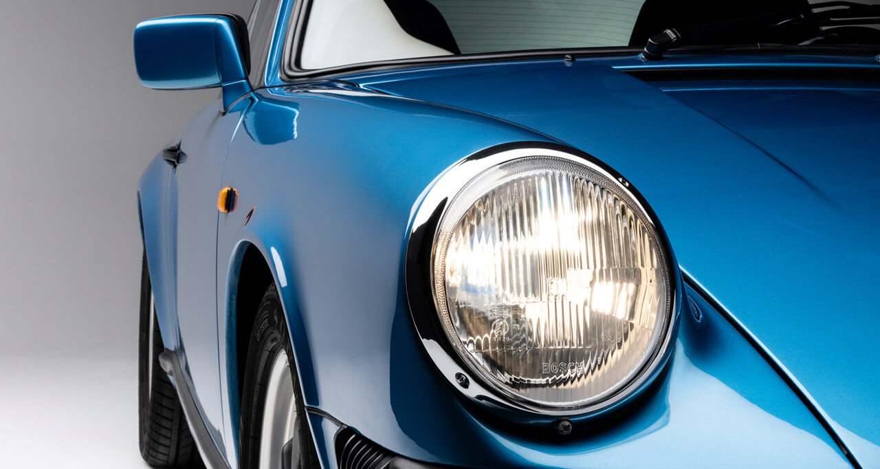A Bosch fényszórói sokáig elválaszthatatlanok voltak a Porsche sportautóktól. Épp ezért nemrég a Bosch Classic programjának is fontos részei!